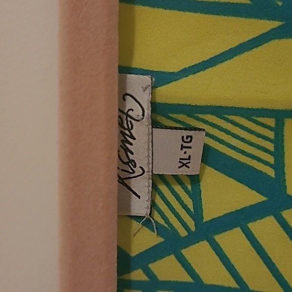 3/$27 Kismet vibrant summer tank - Picture 4 of 4